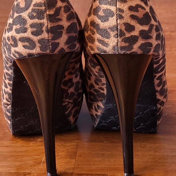 Candies ~ Sz 7 ~ Platform Pumps w/Stiletto Heel ~ NWOT - Picture 5 of 11